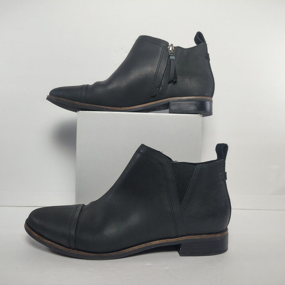 TOMS Reese Black Leather Ankle Booties Cap Toe Zip Up Womens 9